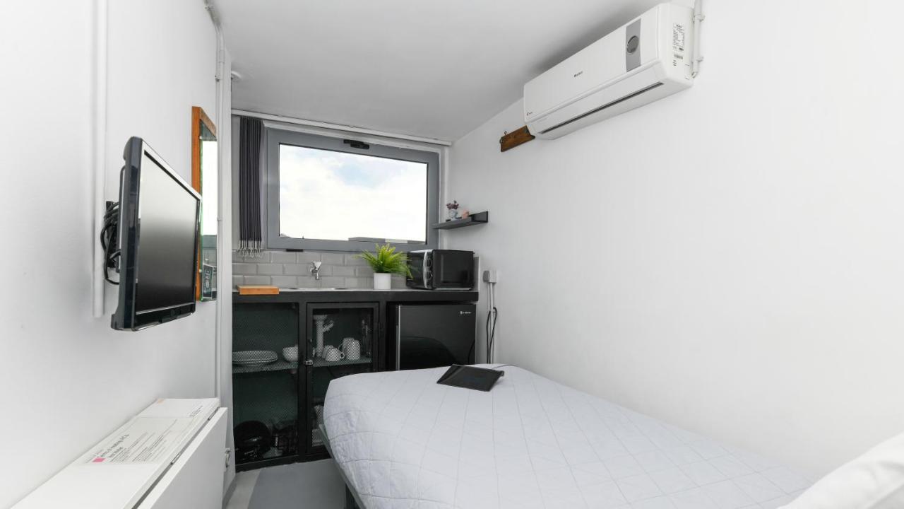 Monastiraki City Sleepbox- Unspoiled Athens Apartments Exterior photo